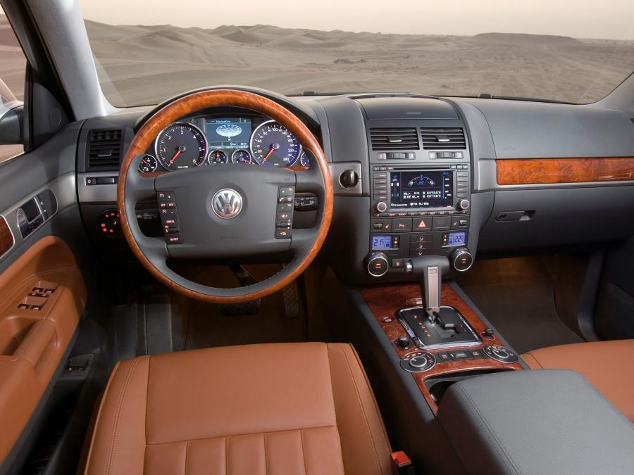  Volkswagen Touareg V6 TDi 2007 года  (фото 10 из 26)